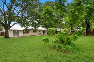 731 SW 24th St SW, Vero Beach, FL 32962 - Photo 15