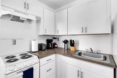 925 SW 15th Ave #., Miami, FL 33135 - Photo 5