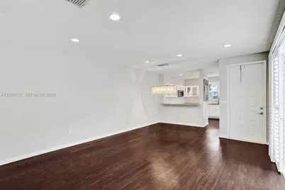 1620 Weeping Willow Way, Hollywood, FL 33019 - Photo 11