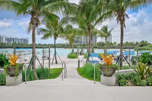 2411 Laguna Cir, Miami, FL 33180 - Photo 7