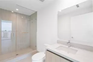 2411 Laguna Cir, Miami, FL 33180 - Photo 43