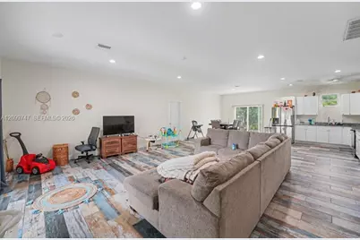 8006 Oakleaf Circle, Labelle, FL 33935 - Photo 3