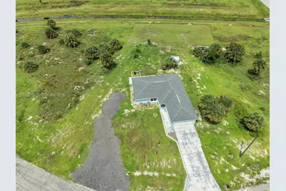 1046 Saturn Ct, Other City - In The State Of Florida, FL 33945 - Photo 5