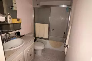 9022 NE 8th Ave, Miami Shores, FL 33138 - Photo 5