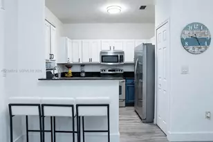 8681 NW 112th Ct, Doral, FL 33178 - Photo 21