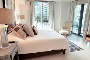 31 SE 6th St, Miami, FL 33131 - Photo 7