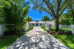 7900 SW 118th St, Pinecrest, FL 33156 - Photo 1