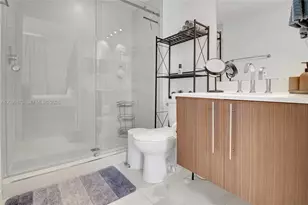 7661 NW 107th Ave, Doral, FL 33178 - Photo 15