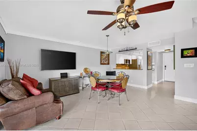 9012 Vineyard Lake Dr, Plantation, FL 33324 - Photo 7