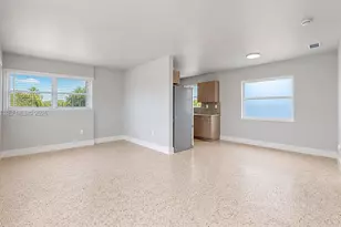 2450 NW 11th St, Miami, FL 33125 - Photo 9