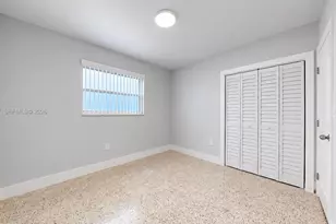 2450 NW 11th St, Miami, FL 33125 - Photo 21