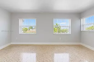 2450 NW 11th St, Miami, FL 33125 - Photo 11