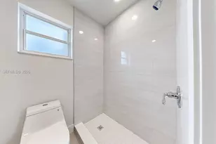 2450 NW 11th St, Miami, FL 33125 - Photo 27