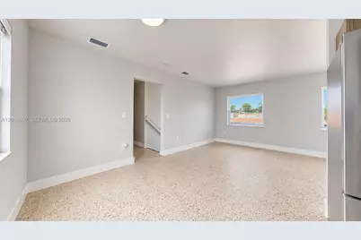 2450 NW 11th St #2450, Miami, FL 33125 - Photo 13