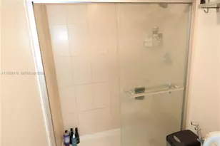600 NE 36th St, Miami, FL 33137 - Photo 21