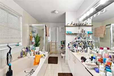 762 NW 123rd Ct, Miami, FL 33182 - Photo 23