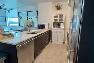 500 Brickell Ave, Miami, FL 33131 - Photo 9