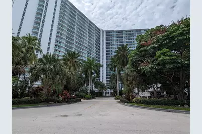 100 Bayview Dr #730, Sunny Isles Beach, FL 33160 - Photo 3