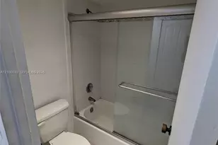 100 Bayview Dr, Sunny Isles Beach, FL 33160 - Photo 19