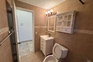 1071 NW 34th St, Miami, FL 33127 - Photo 11