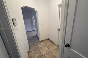 1071 NW 34th St, Miami, FL 33127 - Photo 9