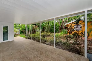1025 SW 11th St, Miami, FL 33129 - Photo 17