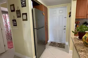9041 Sunrise Lakes Blvd, Sunrise, FL 33322 - Photo 9