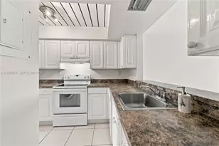 545 SE 12th St, Dania Beach, FL 33004 - Photo 13
