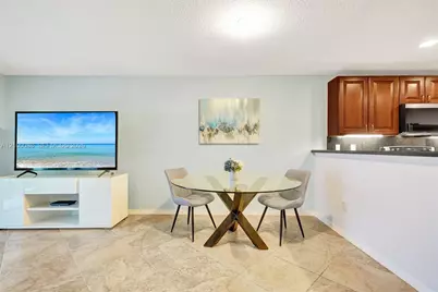 5929 Royal Way #5929, Tamarac, FL 33321 - Photo 3