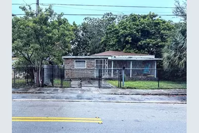 1085 NW 25th St, Miami, FL 33127 - Photo 3