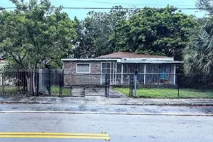 1085 NW 25th St, Miami, FL 33127 - Photo 3