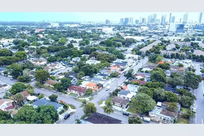 1085 NW 25th St, Miami, FL 33127 - Photo 11