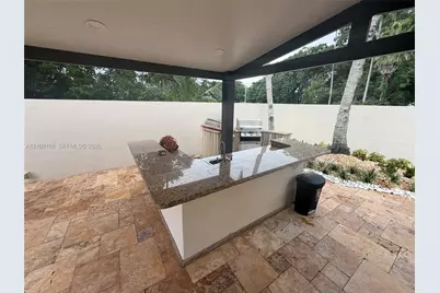 15240 S Laurel Ln S #15240, Pembroke Pines, FL 33027 - Photo 9