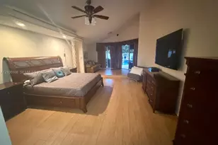 15240 S Laurel Ln S, Pembroke Pines, FL 33027 - Photo 25
