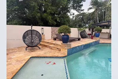 15240 S Laurel Ln S #15240, Pembroke Pines, FL 33027 - Photo 3