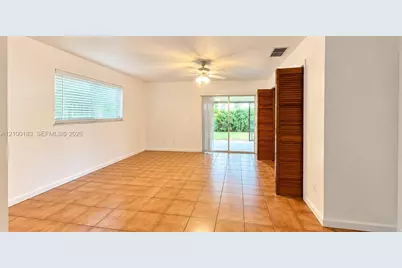 130 SE 10th St #130, Hallandale Beach, FL 33009 - Photo 7