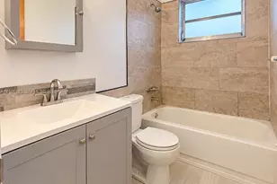 130 SE 10th St, Hallandale Beach, FL 33009 - Photo 11