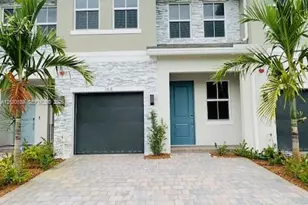 164 SW 171st Ln, Pembroke Pines, FL 33027 - Photo 1