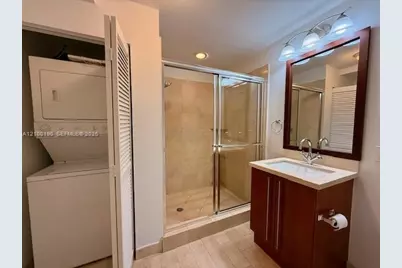 79 SW 12th St #2308-S, Miami, FL 33130 - Photo 5