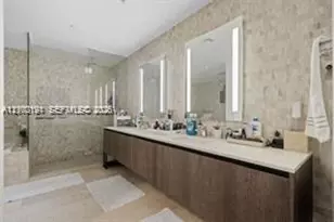 68 SE 6th St, Miami, FL 33131 - Photo 7