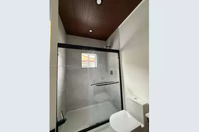 720 NW 19th Ct, Miami, FL 33125 - Photo 11