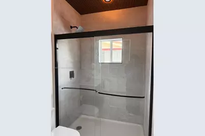 720 NW 19th Ct, Miami, FL 33125 - Photo 13