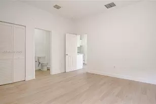 1330 NW 5th St, Miami, FL 33125 - Photo 13