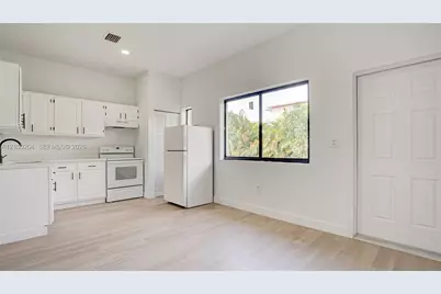 1330 NW 5th St #2, Miami, FL 33125 - Photo 5