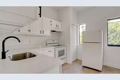 1330 NW 5th St #2, Miami, FL 33125 - Photo 7