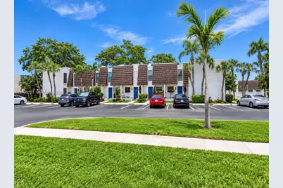 1570 NW 89th Ter #1570, Pembroke Pines, FL 33024 - Photo 1