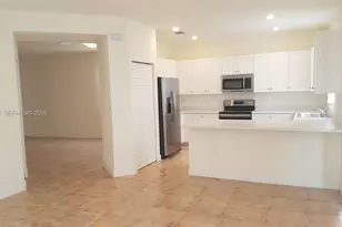 10554 W 35th Ln, Hialeah, FL 33018 - Photo 5
