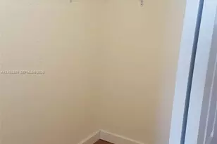 10554 W 35th Ln, Hialeah, FL 33018 - Photo 23