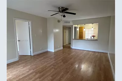 2477 NW 89th Dr #302, Coral Springs, FL 33065 - Photo 5