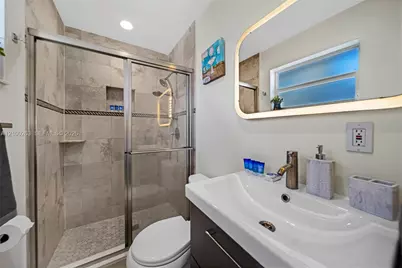 31 SE 12th St, Pompano Beach, FL 33060 - Photo 35